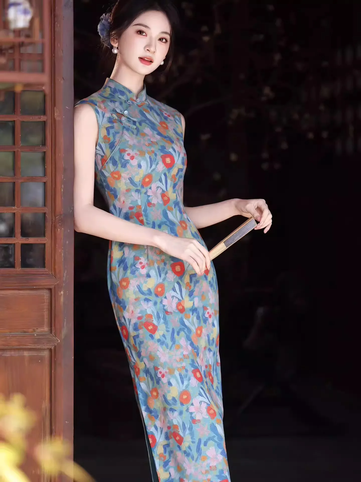 Elegant Chinese Style Sleeveless Qipao Dress with Beautiful Flowers Breathable Long Skirt Daily Wear Slimming Design
Elegant Chinese Style Sleeveless Qipao Dress with Beautiful Flowers Breathable Long Skirt Daily Wear Slimming Design