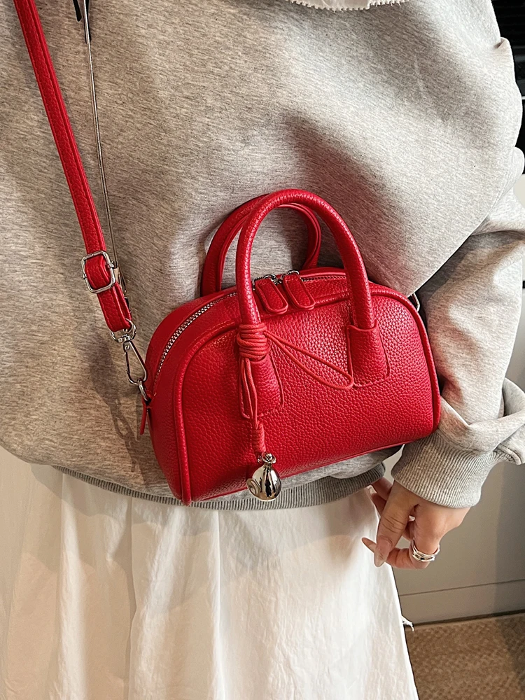 Casual Crossbody Pillow aped Bag Women's Faionable Versatile Handbag Soft PU Leather Single oulder Strap Zipper Closure
Casual Crossbody Pillow aped Bag Women's Faionable Versatile Handbag Soft PU Leather Single oulder Strap Zipper Closure