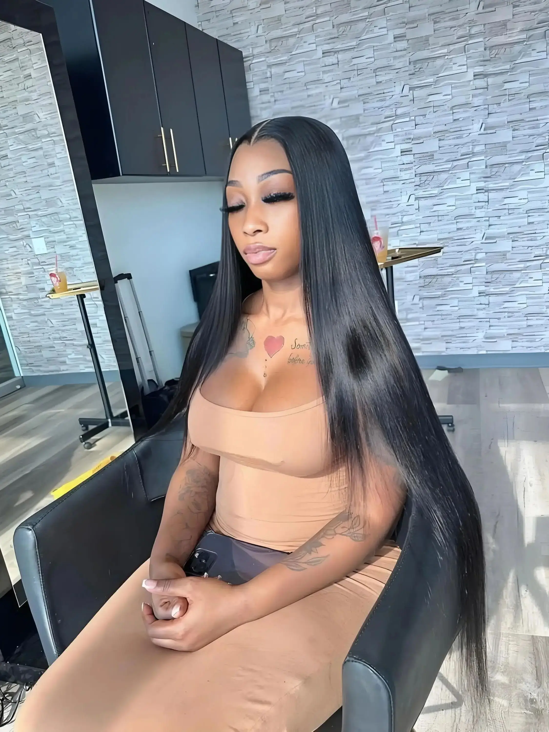 46-дюймовый парик из прямых волос, 13x6 13x4, с прозрачной HD-сеткой, фронтальный парик из натуральных человеческих волос, плотность 220, предварительно выщипанный, бразильский парик для чернокожих женщин
46-дюймовый парик из прямых волос, 13x6 13x4, с прозрачной HD-сеткой, фронтальный парик из натуральных человеческих волос, плотность 220, предварительно выщипанный, бразильский парик для чернокожих женщин