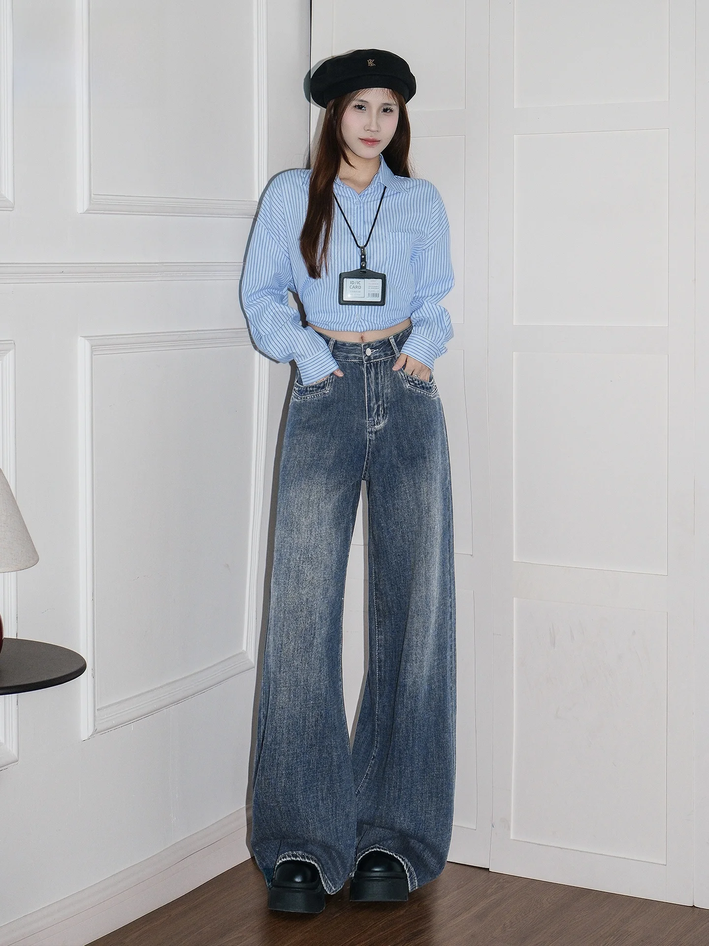 Retro American Style Loose Fit Bell Bottom Jeans Women's High Waist Denim Pants Summer Slimming Wide Leg Trousers
Retro American Style Loose Fit Bell Bottom Jeans Women's High Waist Denim Pants Summer Slimming Wide Leg Trousers