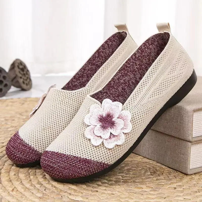New Women's Mesh Embroidered Flat Sole Shoe Soft Sole Non Slip Slip On Round Toe Lightweight Middle-Aged And Elderly Casual Shoe
New Women's Mesh Embroidered Flat Sole Shoe Soft Sole Non Slip Slip On Round Toe Lightweight Middle-Aged And Elderly Casual Shoe