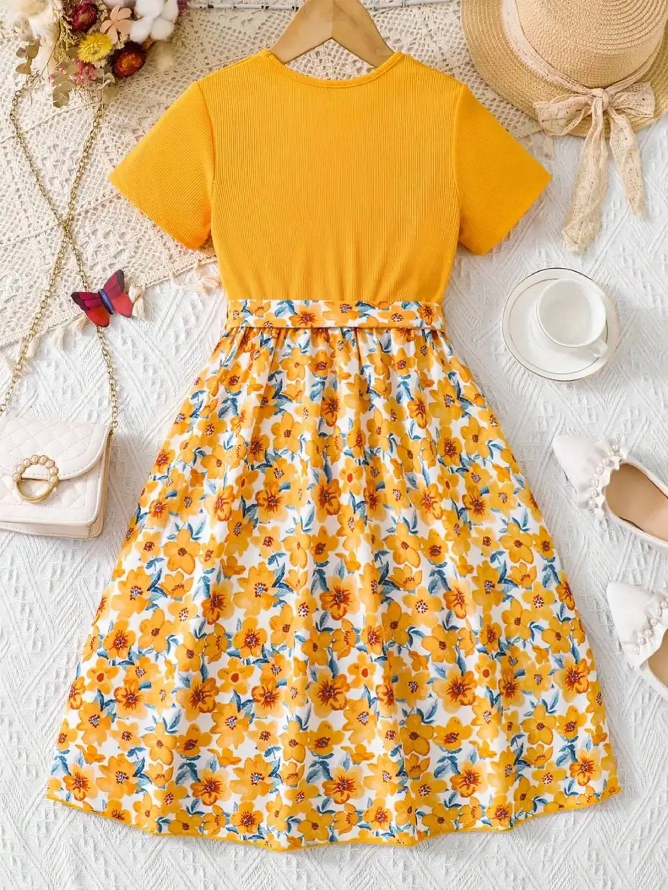 Floral Print Short Sleeve A-Line Dress With Bow Waist
Floral Print Short Sleeve A-Line Dress With Bow Waist