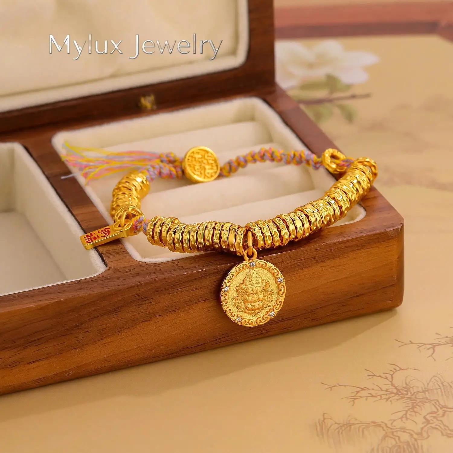 Mylux Jewelry Fashion 24K real gold Yellow God of Wealth coiled braided hand rope Ping An 999 pure gold joy button Chinese style
Mylux Jewelry Fashion 24K real gold Yellow God of Wealth coiled braided hand rope Ping An 999 pure gold joy button Chinese style