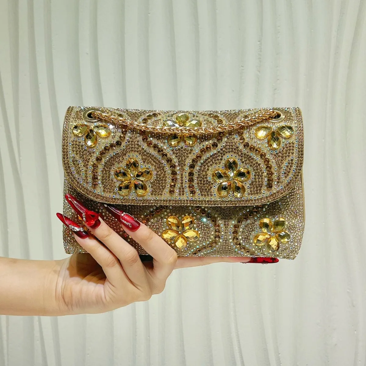 rhinestone armpit banquet fashion small square women's chain clutch bag shoulder messenger bag
rhinestone armpit banquet fashion small square women's chain clutch bag shoulder messenger bag