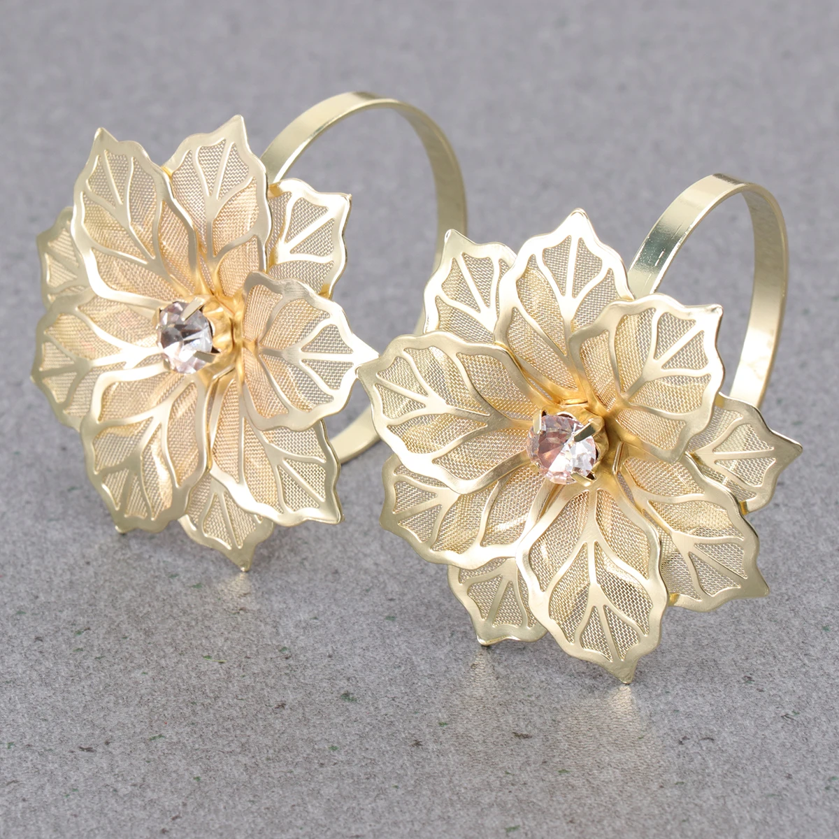 12 Pcs Napkin Holder Holders Ring Napkins Rings Flower Design Dining Table Gold Decor
12 Pcs Napkin Holder Holders Ring Napkins Rings Flower Design Dining Table Gold Decor