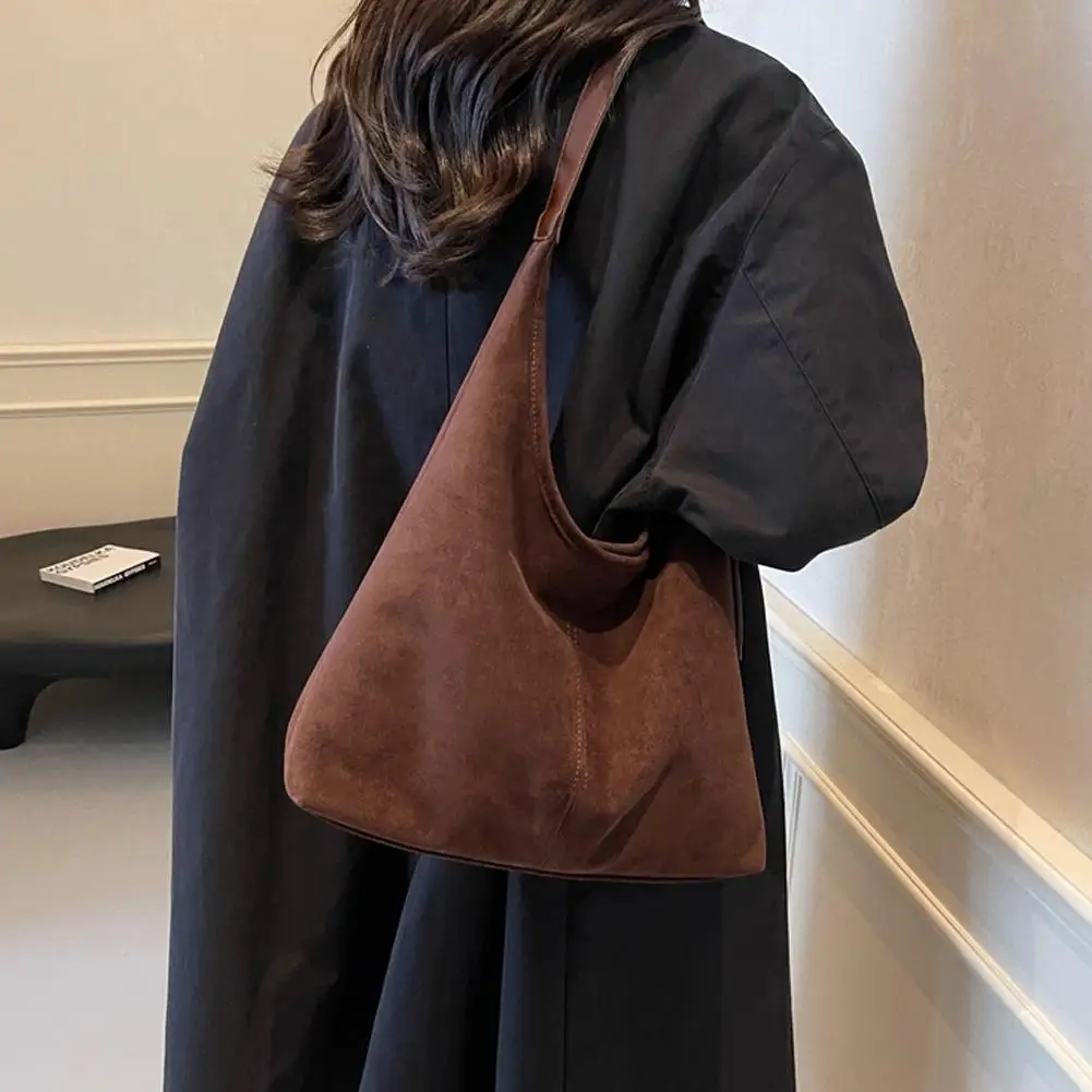 Новая женская сумка через плечо, осенне-зимние сумки-тоут, модные простые повседневные дорожные сумки большой вместимости
Новая женская сумка через плечо, осенне-зимние сумки-тоут, модные простые повседневные дорожные сумки большой вместимости