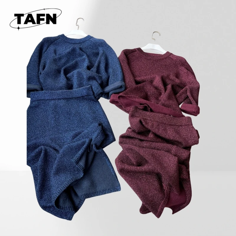 Women's Suit Exquisite Trendy All-Matching Premium Retro-Inspired Cashmere Sweater Cozy & Stylish for Winter Days 100% Cashmere
Women's Suit Exquisite Trendy All-Matching Premium Retro-Inspired Cashmere Sweater Cozy & Stylish for Winter Days 100% Cashmere