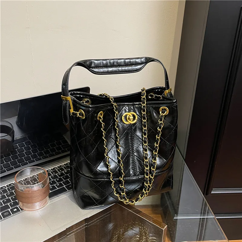 2026 New Urban Fashion Luxury Women's Bag Classic Design Retro Contrasting Color Handbag Trend Chain Shoulder Messenger Bag
2026 New Urban Fashion Luxury Women's Bag Classic Design Retro Contrasting Color Handbag Trend Chain Shoulder Messenger Bag