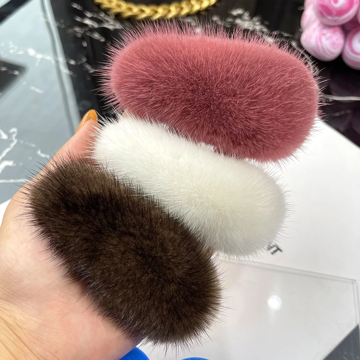 1pcs Korea Solid Color Mink Fur Hairpin Women Fashion Sweet Headwear Kawaii Pink Big Hair Clip Jewelry Clips Accessories Girl
1pcs Korea Solid Color Mink Fur Hairpin Women Fashion Sweet Headwear Kawaii Pink Big Hair Clip Jewelry Clips Accessories Girl
