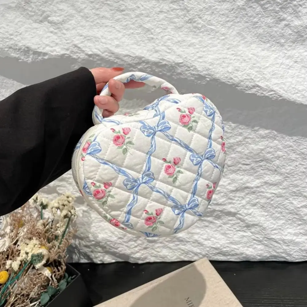 Cute Love Storage Bag Large Capacity Stylish Floral Pattern Makeup Bag Quilting Cotton Shredded Flower
Cute Love Storage Bag Large Capacity Stylish Floral Pattern Makeup Bag Quilting Cotton Shredded Flower