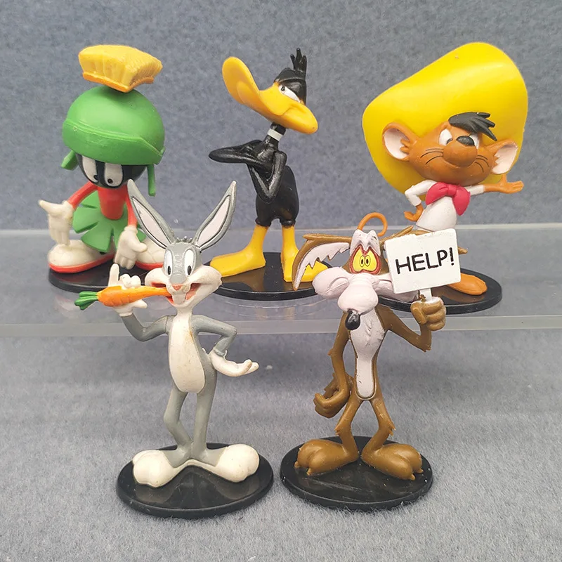 Hot New Looney Tunes Cartoon Tunes Bugs Crooked Heart Wolf BB Bird Daffy Duck Martian Marvin Figure Toy Desktop Ornament
Hot New Looney Tunes Cartoon Tunes Bugs Crooked Heart Wolf BB Bird Daffy Duck Martian Marvin Figure Toy Desktop Ornament