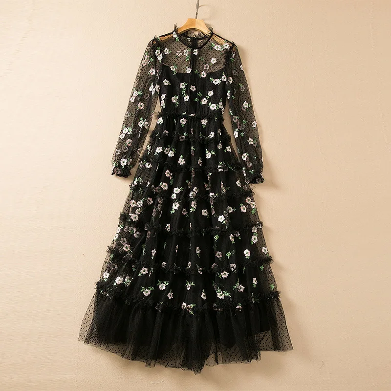 European and American women's wear spring 2022 new Long sleeve collar Black gauze flower embroidery Fashionable pleated dress
European and American women's wear spring 2022 new Long sleeve collar Black gauze flower embroidery Fashionable pleated dress