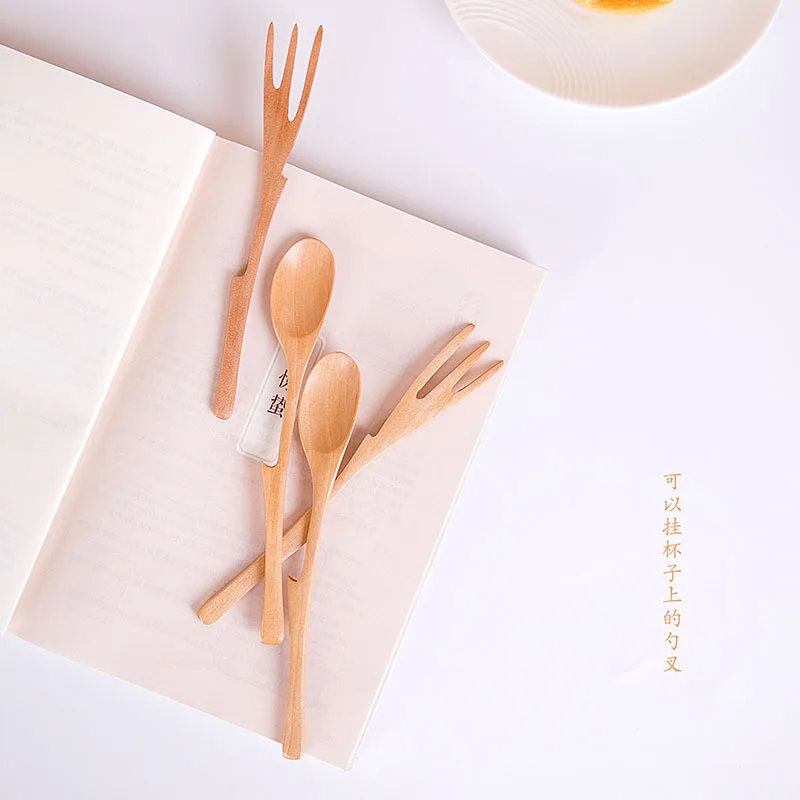 Log tableware solid wood fork wooden spoon set rabbit year long handle spoon Japanese restaurant tableware
Log tableware solid wood fork wooden spoon set rabbit year long handle spoon Japanese restaurant tableware