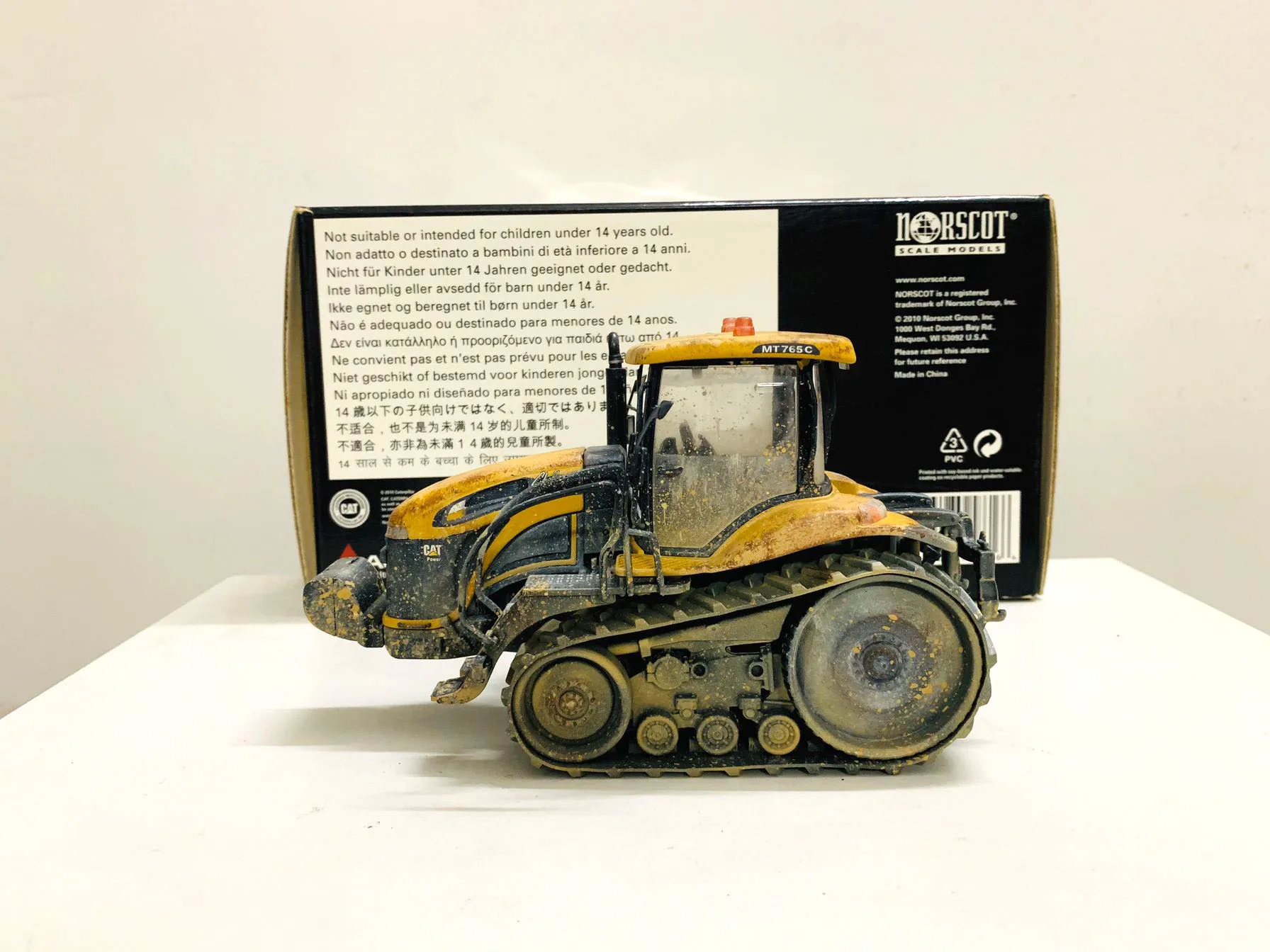 MT765C Agricultural Tractor Muddy Edition 1:32 Scale DieCast Metal Model Collectible Mechanical Engineering Model 58616
MT765C Agricultural Tractor Muddy Edition 1:32 Scale DieCast Metal Model Collectible Mechanical Engineering Model 58616