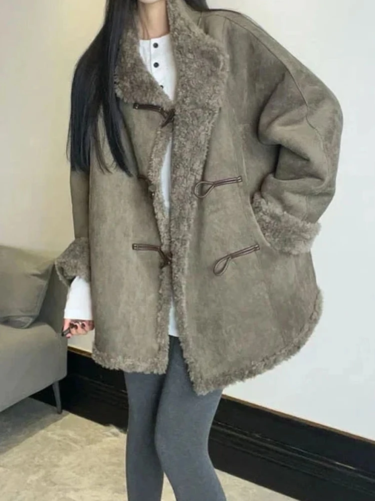 Корейское теплое пальто из искусственного меха и кожи, двустороннее, для женщин, новая осенне-зимняя коллекция, высококачественное повседневное пальто
Корейское теплое пальто из искусственного меха и кожи, двустороннее, для женщин, новая осенне-зимняя коллекция, высококачественное повседневное пальто
