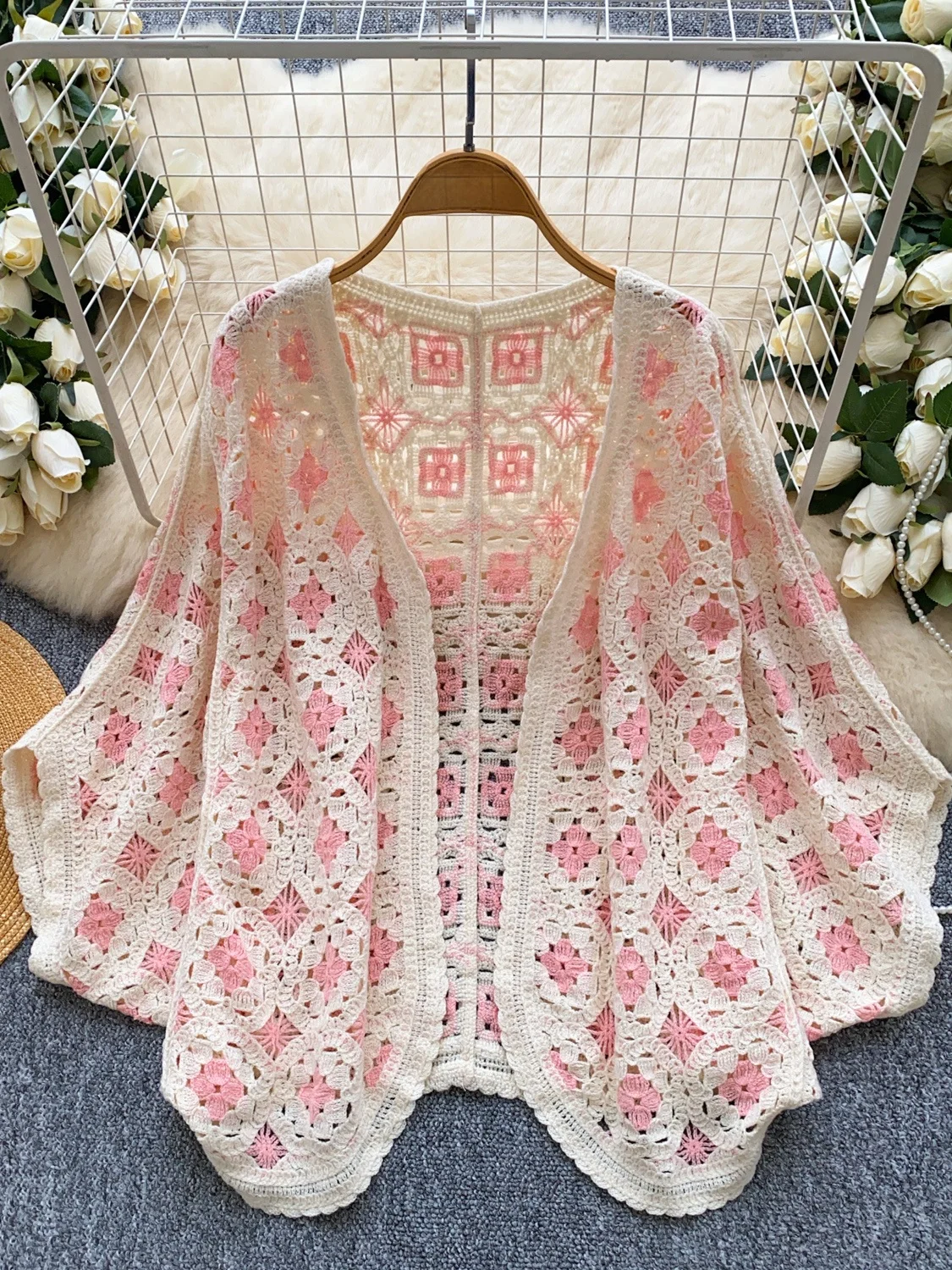 Beach Vaion Sle Knitted Open Cardigan Women Summer Batwing Sve Loose Slim Hollow out Hook Design Sun Protection Top
Beach Vaion Sle Knitted Open Cardigan Women Summer Batwing Sve Loose Slim Hollow out Hook Design Sun Protection Top