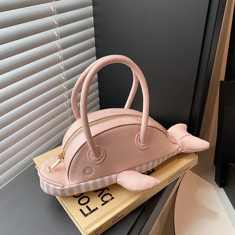 Новинка весны 2025 года, горячая распродажа, сумки из искусственной кожи в форме кита, свежие высококачественные индивидуальные супер крутые модные женские сумки на плечо с цепочками
Новинка весны 2025 года, горячая распродажа, сумки из искусственной кожи в форме кита, свежие высококачественные индивидуальные супер крутые модные женские сумки на плечо с цепочками