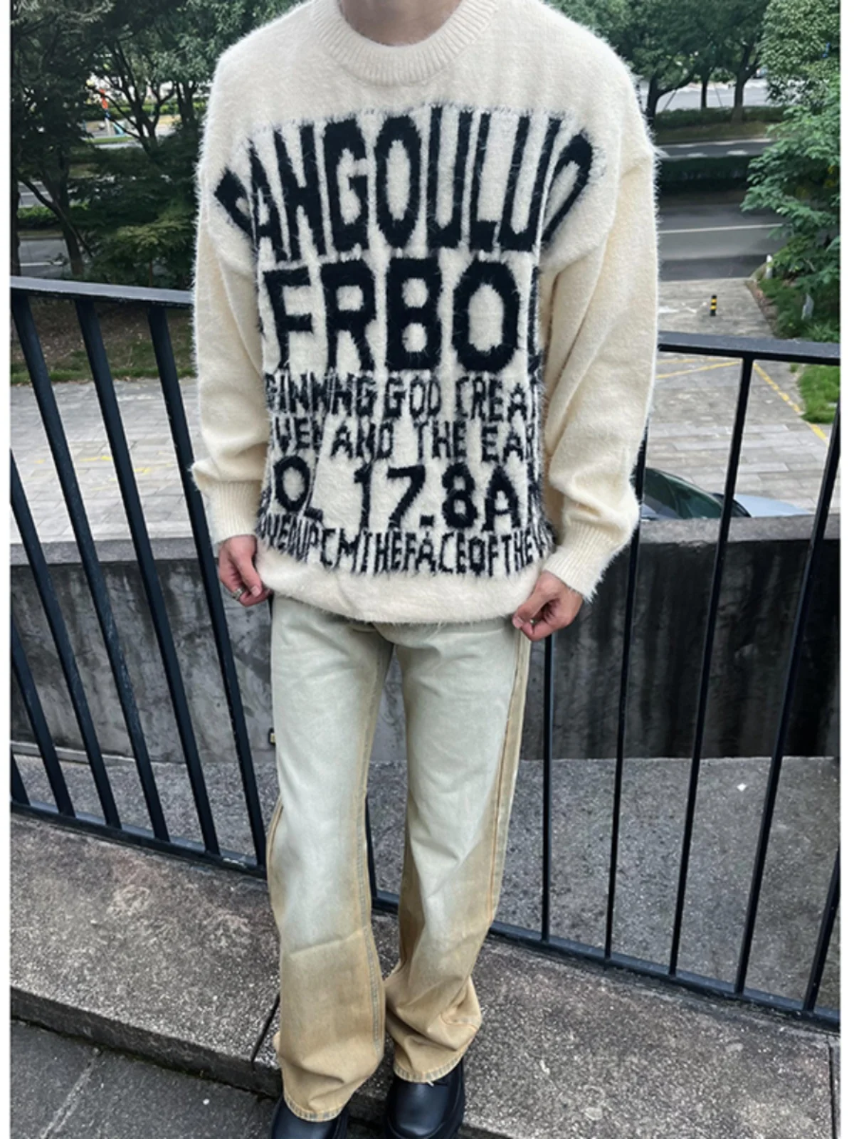 Теплый вязаный свитер для мужчин, осенне-зимний, в американском стиле хип-хоп, с вышивкой букв, удобный, с длинными рукавами, круглым вырезом, топ.
Теплый вязаный свитер для мужчин, осенне-зимний, в американском стиле хип-хоп, с вышивкой букв, удобный, с длинными рукавами, круглым вырезом, топ.