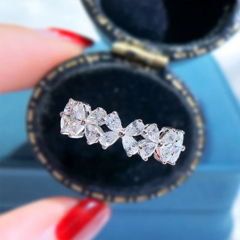 Luxury Sparkling Double Oval Diamond Crystal Couple Ring For Women Geometric Zircon Silver-Plated Engagement Halloween Jewelry
Luxury Sparkling Double Oval Diamond Crystal Couple Ring For Women Geometric Zircon Silver-Plated Engagement Halloween Jewelry