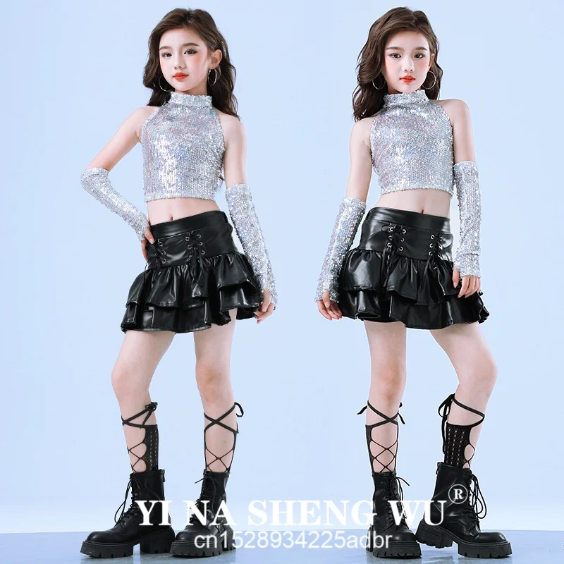 K-pop серебряный топ с блестками для девочек, кожаные готические юбки, комплекты одежды, детские костюмы для уличных танцев в стиле хип-хоп, детская уличная одежда для групповых девочек
K-pop серебряный топ с блестками для девочек, кожаные готические юбки, комплекты одежды, детские костюмы для уличных танцев в стиле хип-хоп, детская уличная одежда для групповых девочек