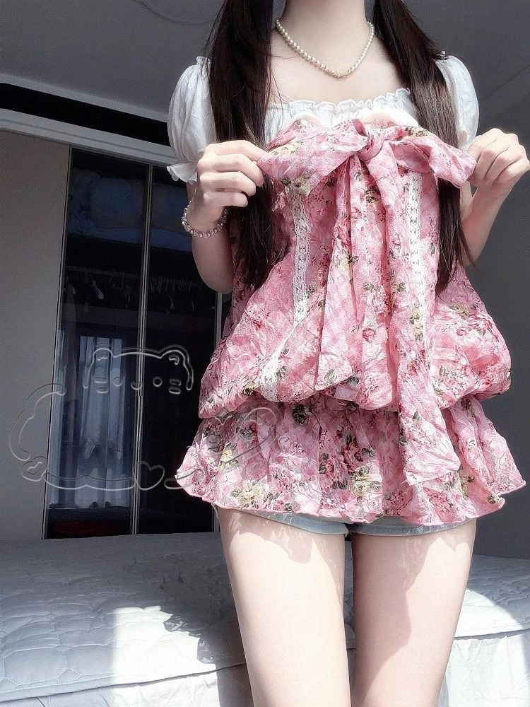Japanese Style Retro Pink Floral Bow Shirt Women Fashion Sweet Short Sleeve Tops Casual Y2k Fake Two-Piece Clothing
Japanese Style Retro Pink Floral Bow Shirt Women Fashion Sweet Short Sleeve Tops Casual Y2k Fake Two-Piece Clothing