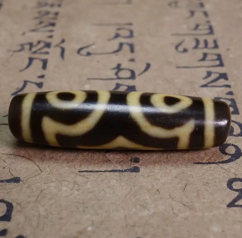 Himalaya Tibetan DZI Beads Old Agate Vajra 3 Eye Totem Amulet Pendant #4854
Himalaya Tibetan DZI Beads Old Agate Vajra 3 Eye Totem Amulet Pendant #4854