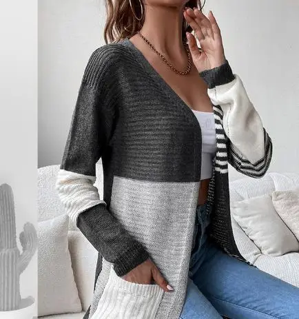 Women's Cardigan Sweater 2025 Autumn Winter New Fashionable Long Style Striped Color Blocked Buttonless Knitted Sweater Cardigan
Women's Cardigan Sweater 2025 Autumn Winter New Fashionable Long Style Striped Color Blocked Buttonless Knitted Sweater Cardigan