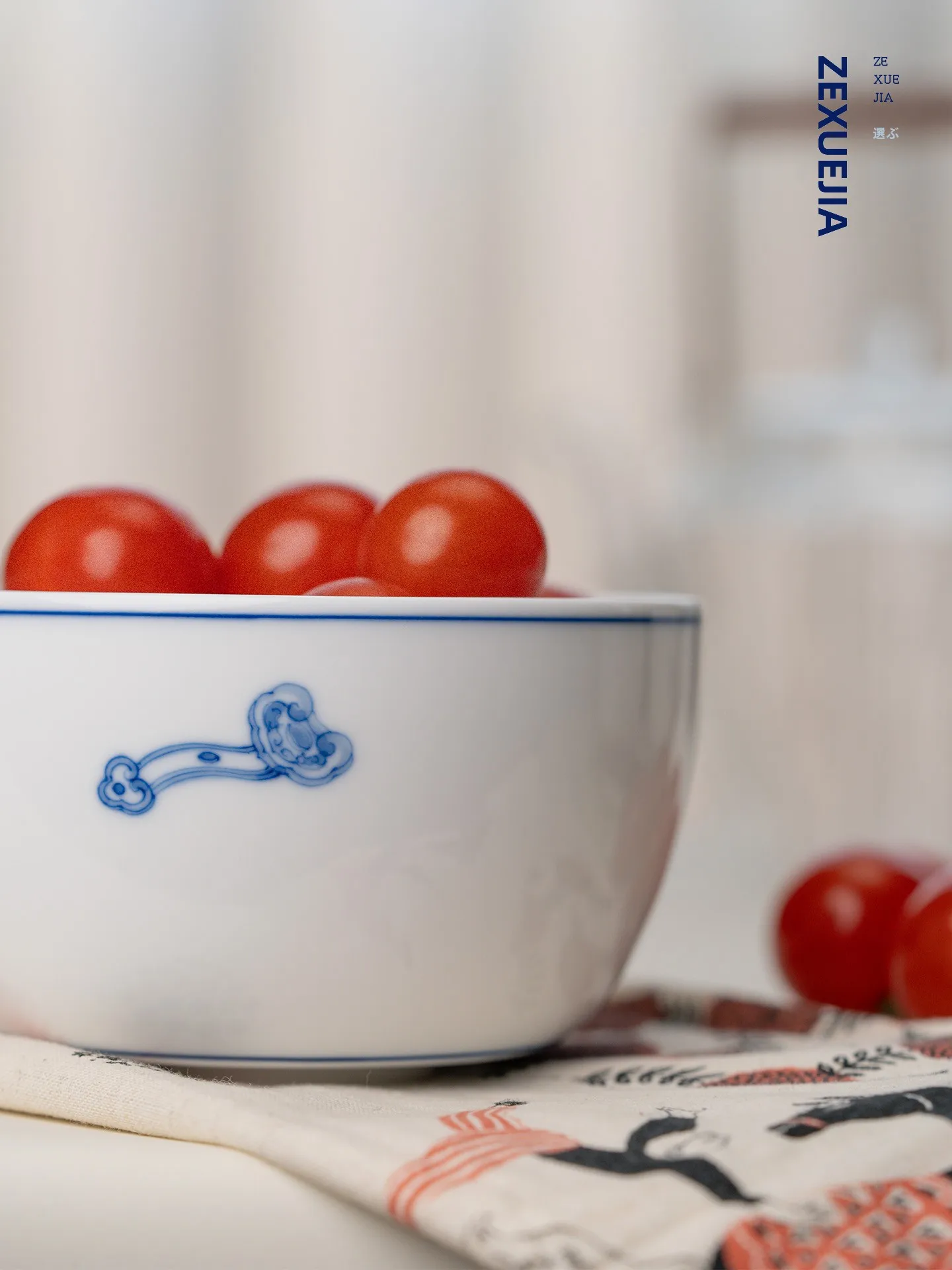 Jingdezhen Ceramic Blue And White Hand-Painted Bowl Personalized Home Use Underglaze Porcelain Bowl Chinese Style round Shape
Jingdezhen Ceramic Blue And White Hand-Painted Bowl Personalized Home Use Underglaze Porcelain Bowl Chinese Style round Shape