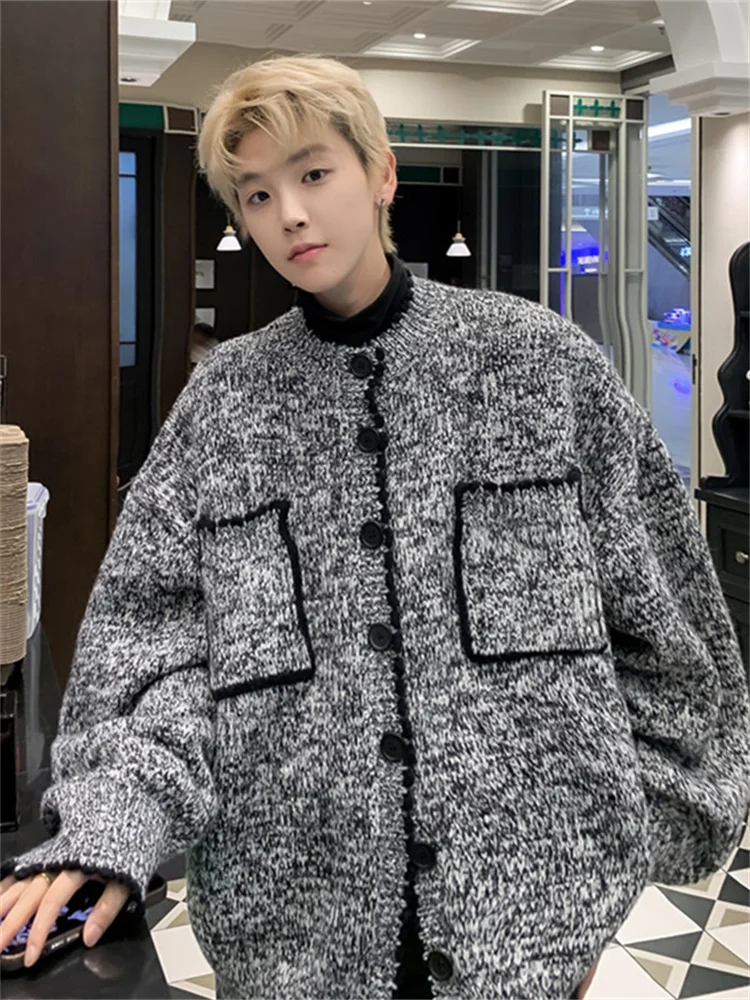 Мужской вязаный свитер Laid-ba в корейском стиле, свободный крой, осень-зима, новинка, высококачественный повседневный кардиган-пальто
Мужской вязаный свитер Laid-ba в корейском стиле, свободный крой, осень-зима, новинка, высококачественный повседневный кардиган-пальто