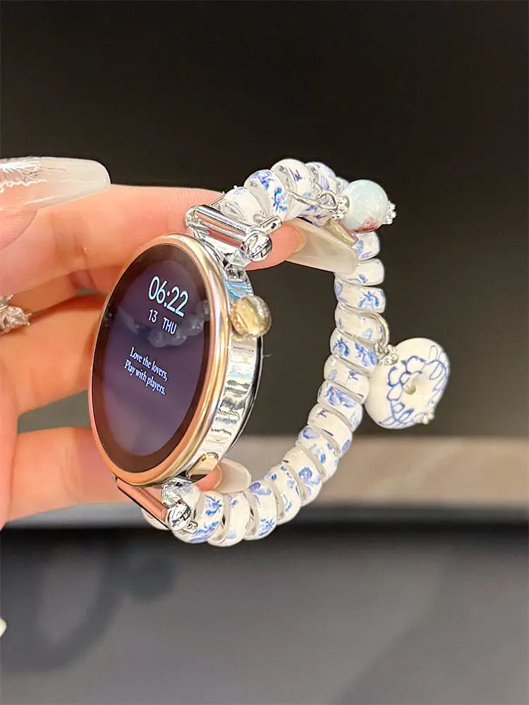 Blue and white porcelain puppy pendant phone cable suitable for Huawei GT5/GT5 Pro/GT4/GT2/3/4 22mm/20mm/18mm watch straps
Blue and white porcelain puppy pendant phone cable suitable for Huawei GT5/GT5 Pro/GT4/GT2/3/4 22mm/20mm/18mm watch straps
