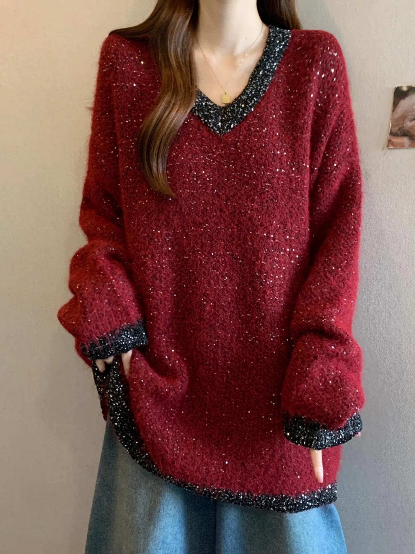 Red Sequin V-Neck Knitwear Sweater Women's Spring Autumn plus Size Loose Beautiful Top Korean Style Comfortable Soft Long Sleeve
Red Sequin V-Neck Knitwear Sweater Women's Spring Autumn plus Size Loose Beautiful Top Korean Style Comfortable Soft Long Sleeve