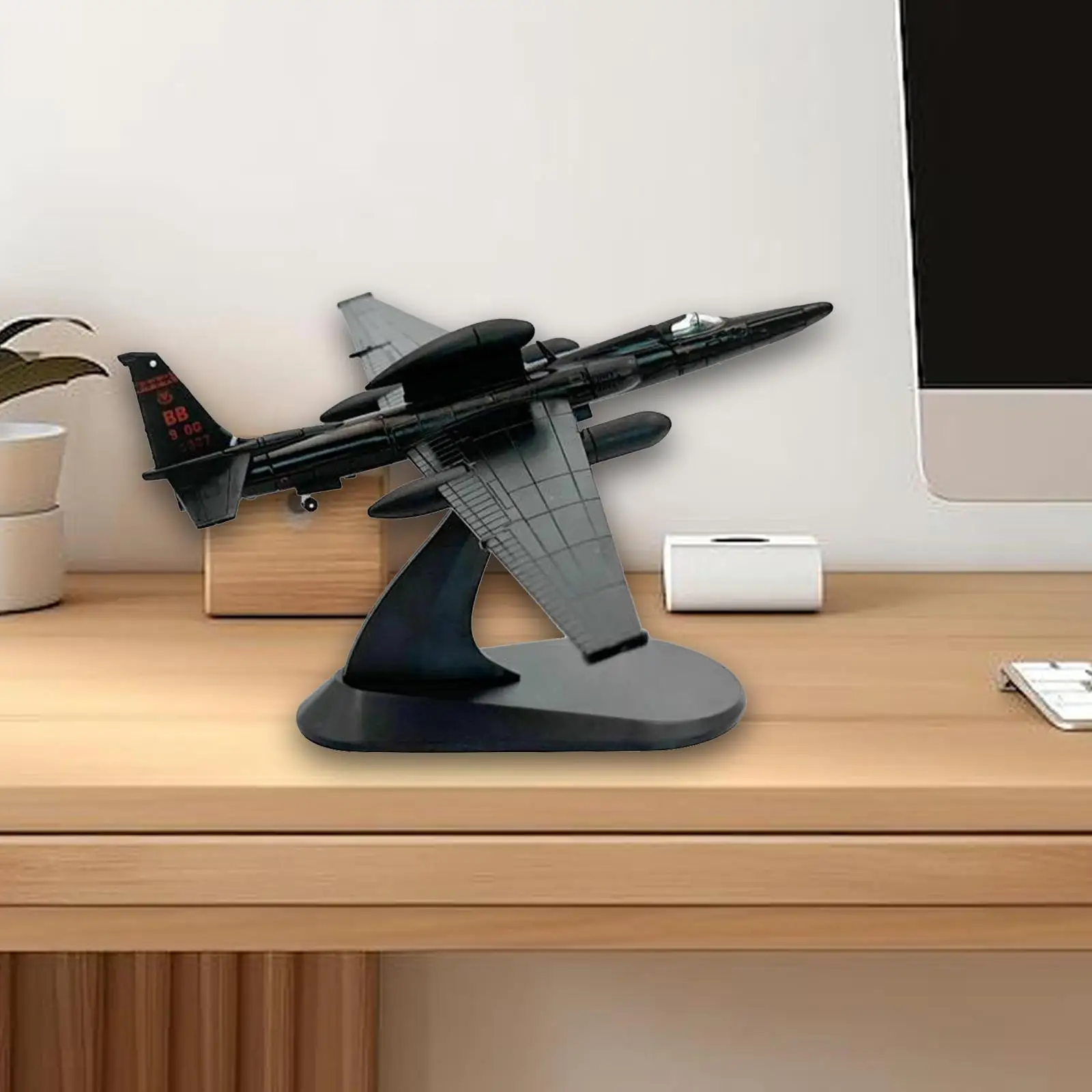 1/144 U-2R Airplane Model with Display Stand for Bedroom Living Room Shelf
1/144 U-2R Airplane Model with Display Stand for Bedroom Living Room Shelf