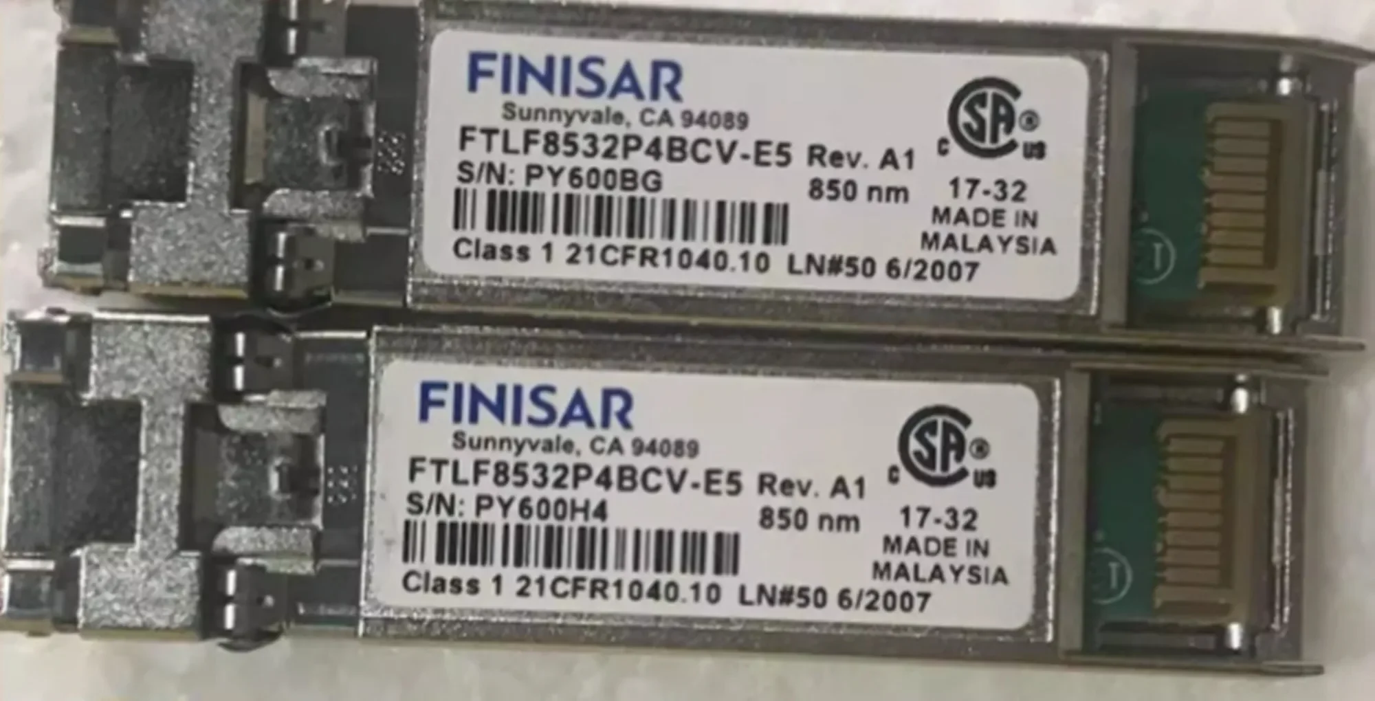 Finisar Fiber Transceiver SFP 32g Switch Adapter FTLF8532P4BCV-E5 850NM 32GB Universal Optical Fiber Module
Finisar Fiber Transceiver SFP 32g Switch Adapter FTLF8532P4BCV-E5 850NM 32GB Universal Optical Fiber Module