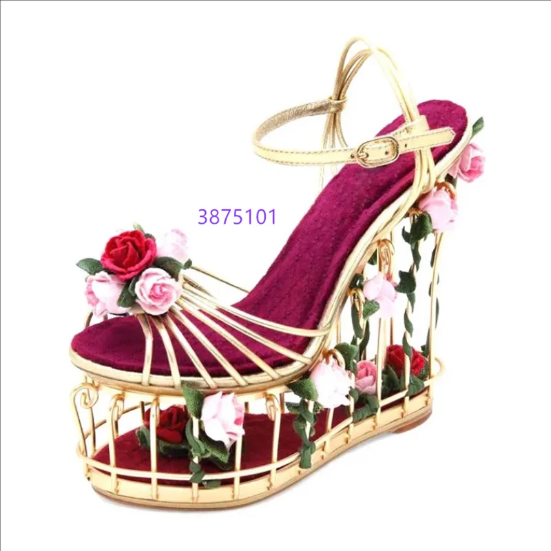 Металлические сандалии с птичьей клеткой и цветами, винтажные женские туфли на танкетке с открытым носком, летняя модная золотая пряжка на щиколотке
Металлические сандалии с птичьей клеткой и цветами, винтажные женские туфли на танкетке с открытым носком, летняя модная золотая пряжка на щиколотке