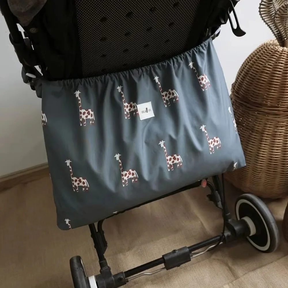 High Quality Large Capacity Waterproof Stroller Organizer Waterproof Storage Pouch Stroller Bag Pushchair Storage Pouch Snacks
High Quality Large Capacity Waterproof Stroller Organizer Waterproof Storage Pouch Stroller Bag Pushchair Storage Pouch Snacks