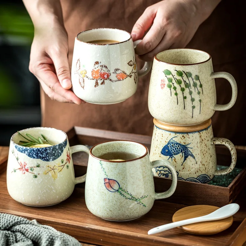 Керамическая кофейная кружка в японском стиле с ручкой, чашка для завтрака, молока, овсянки с крышкой и ложкой, термостойкая чайная кружка для дома, кружка для воды
Керамическая кофейная кружка в японском стиле с ручкой, чашка для завтрака, молока, овсянки с крышкой и ложкой, термостойкая чайная кружка для дома, кружка для воды
