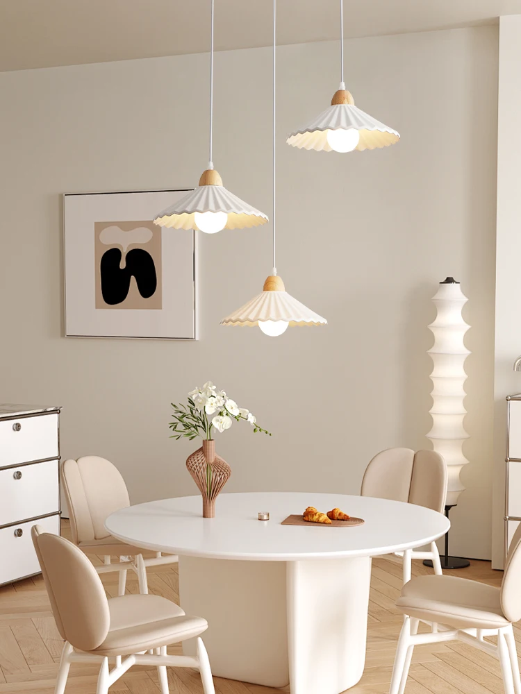 Cream style restaurant pendant light creative solid wood ceramic dining table bar pleated bedroom bedside lamp
Cream style restaurant pendant light creative solid wood ceramic dining table bar pleated bedroom bedside lamp