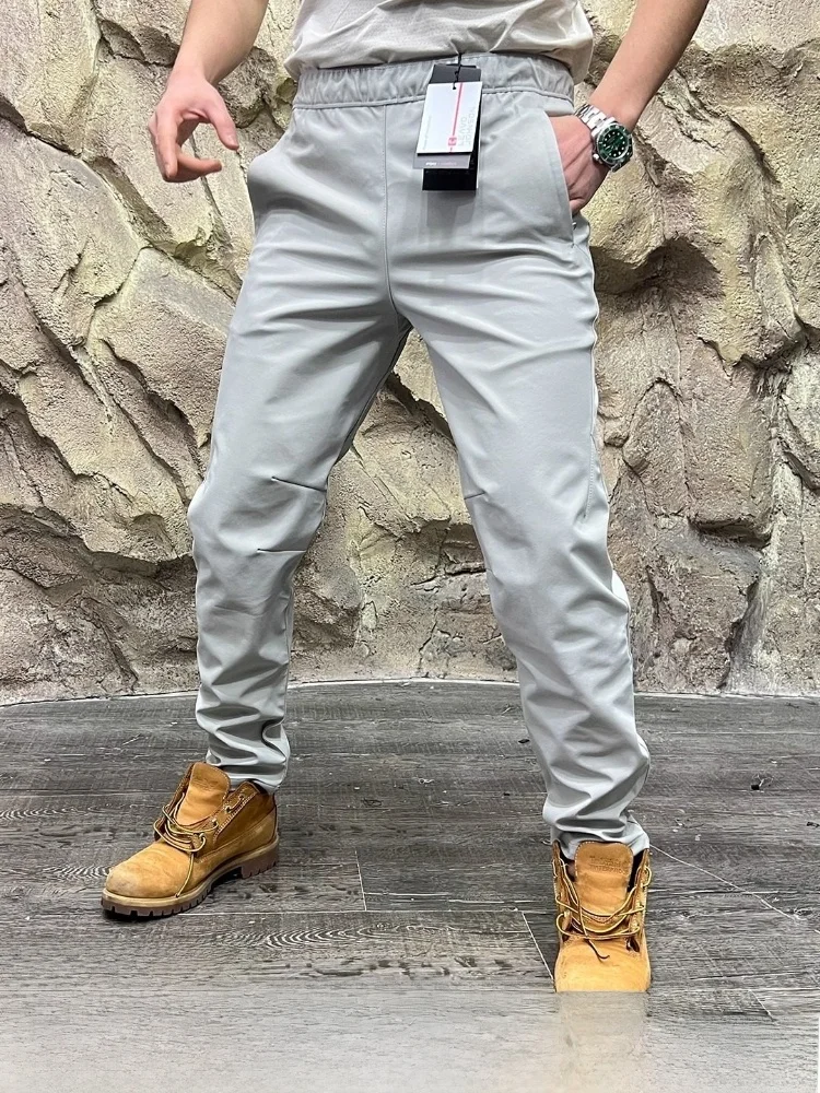 High-End Outdoor Men's Lightweight Waterproof Soft ell Sports Pants 3D Cutting Straight Leg Casual Trousers for Climbing
High-End Outdoor Men's Lightweight Waterproof Soft ell Sports Pants 3D Cutting Straight Leg Casual Trousers for Climbing