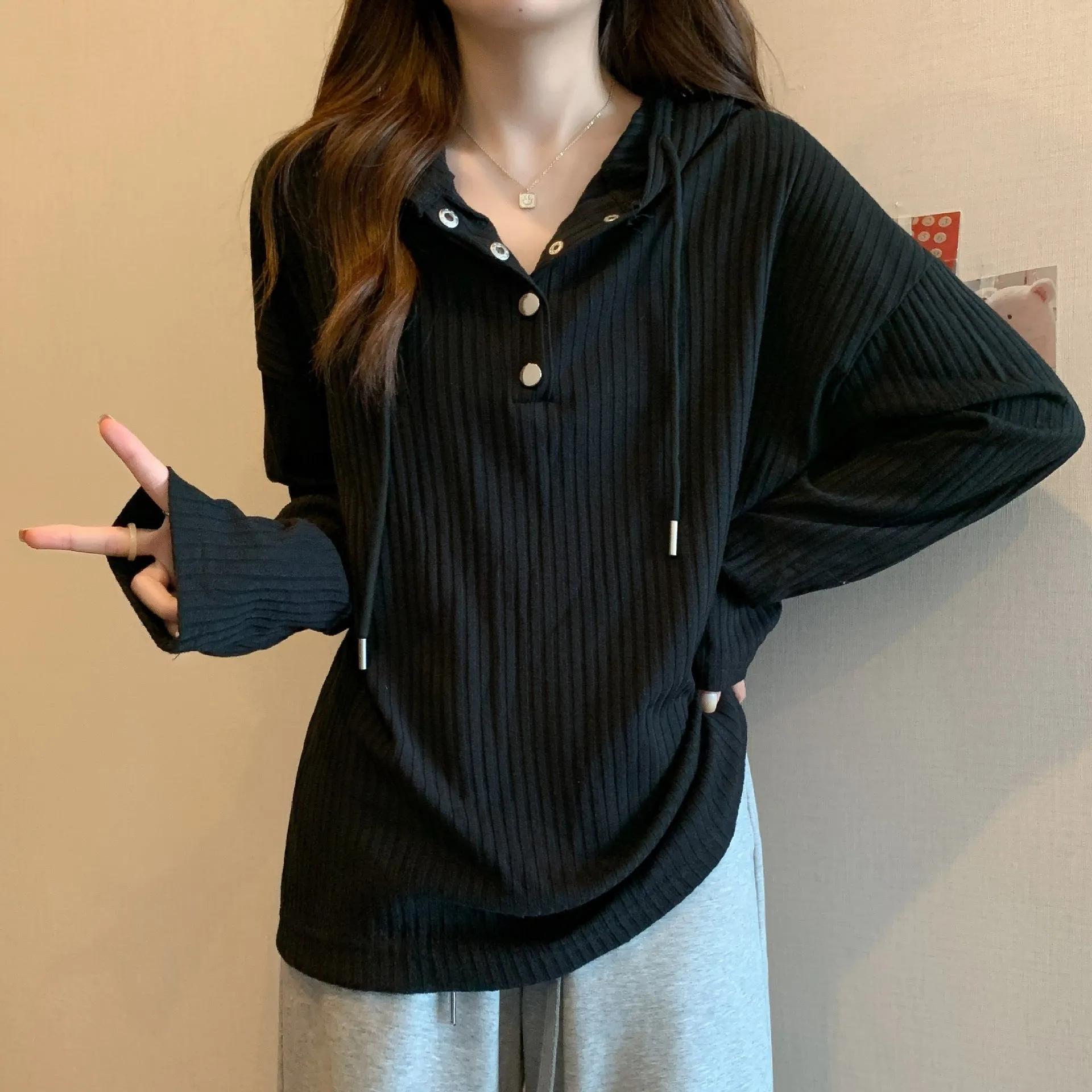 Stylish Ribbed Hoodie Loose Button Detail Hoodie Slim Long Sleeve Hoodie Casual Oversized Pullover For Women Spring Autumn
Stylish Ribbed Hoodie Loose Button Detail Hoodie Slim Long Sleeve Hoodie Casual Oversized Pullover For Women Spring Autumn