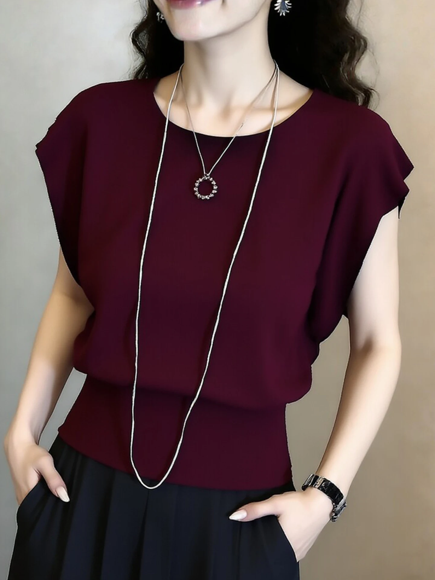 Elegant Short Sleeve Knitted Pure Color T-Shirt Versatile Base Shirt Korean Style Straight Cut Daily Wear Comfortable Fit Wom...
Elegant Short Sleeve Knitted Pure Color T-Shirt Versatile Base Shirt Korean Style Straight Cut Daily Wear Comfortable Fit Wom...