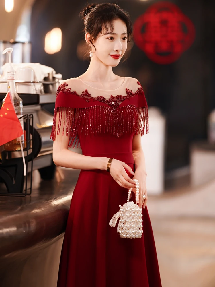 Красное свадебное платье для женщин в корейском стиле, с завышенной талией, длинная юбка, с цветочной вышивкой, вечернее платье для помолвки
Красное свадебное платье для женщин в корейском стиле, с завышенной талией, длинная юбка, с цветочной вышивкой, вечернее платье для помолвки