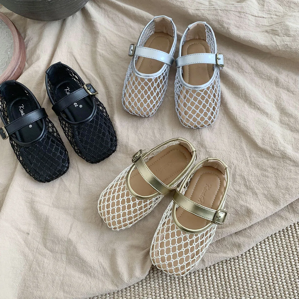 Kids summer spring Mesh Shoes Breathable Hollow Out Buckle Strap Flats Toddler Girls Casual Closed Toe Shoes for Daily Wear
Kids summer spring Mesh Shoes Breathable Hollow Out Buckle Strap Flats Toddler Girls Casual Closed Toe Shoes for Daily Wear