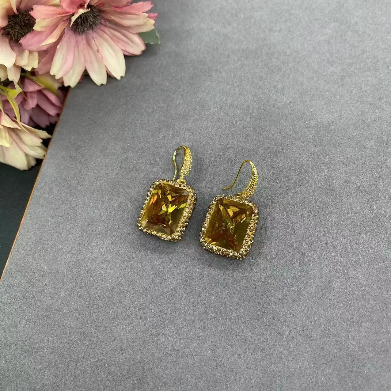 Винтажный камень, комплект из трех предметов, ювелирные изделия, цепочка из натурального тигрового камня, ожерелье, серьги, кольцо для модных женщин, женский подарок на вечеринку
Винтажный камень, комплект из трех предметов, ювелирные изделия, цепочка из натурального тигрового камня, ожерелье, серьги, кольцо для модных женщин, женский подарок на вечеринку