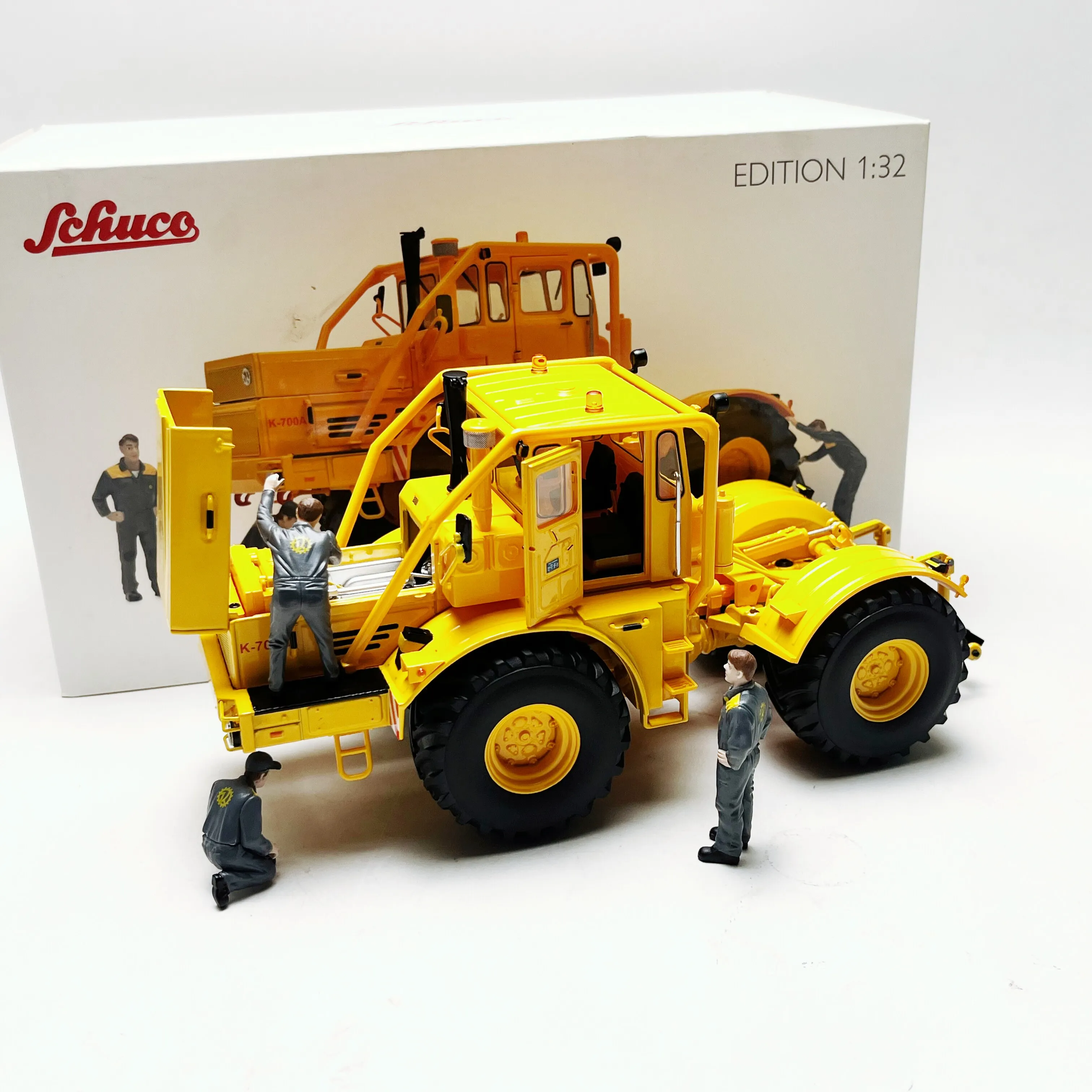 Diecast Schuco 1/32 Scale Kirovets K-700A Soviet Tractor Alloy Car Model
Diecast Schuco 1/32 Scale Kirovets K-700A Soviet Tractor Alloy Car Model