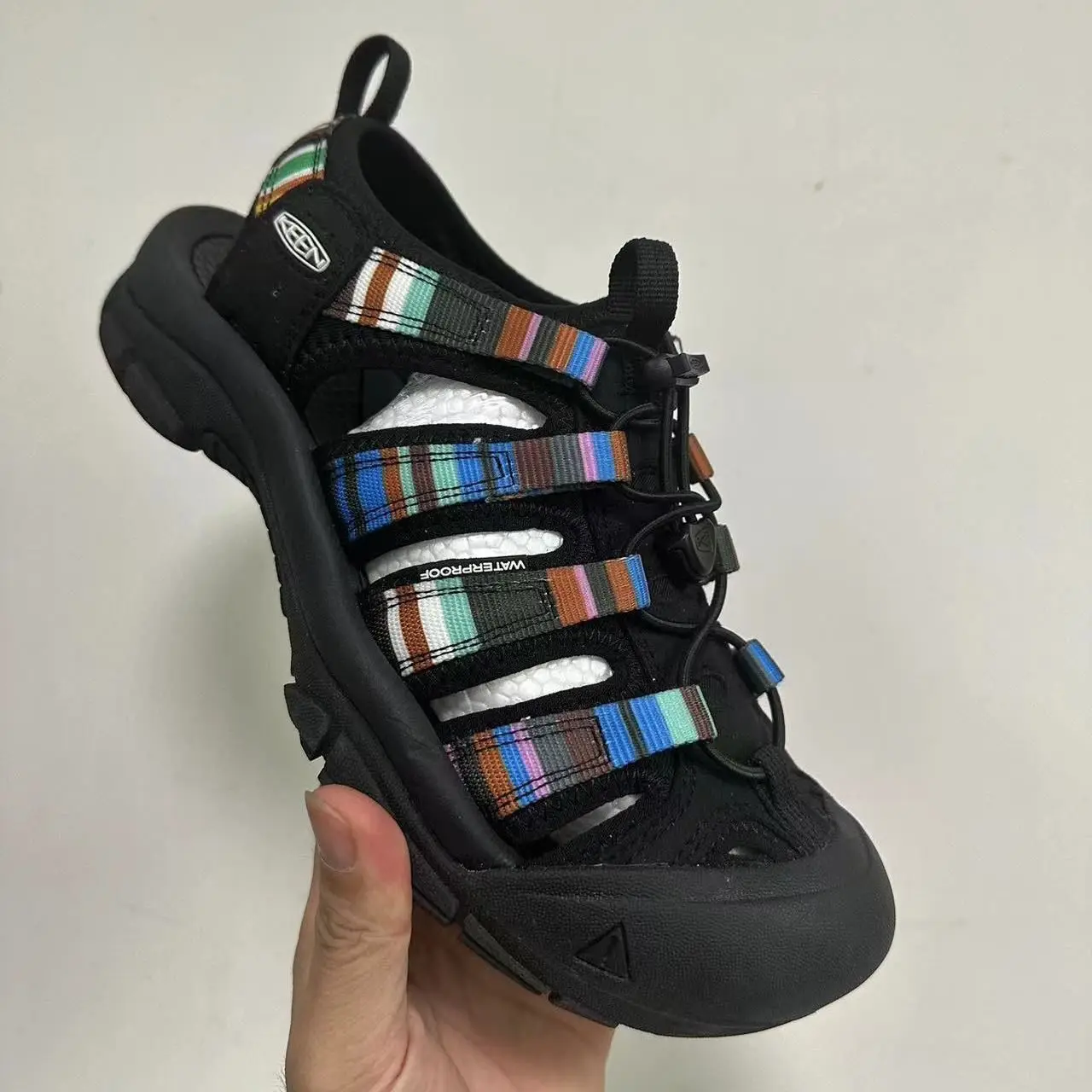 Men's and Women's Outdoor Wading Sandals Closed Toe Protective Hiking Quick Dry Sandals Couple Shoes
Men's and Women's Outdoor Wading Sandals Closed Toe Protective Hiking Quick Dry Sandals Couple Shoes