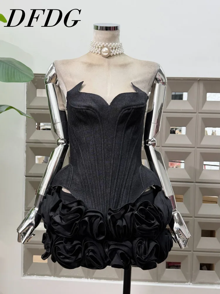 Женский комплект DFDG: черное мини-платье без бретелек с 3D-цветами для вечеринок и клубов, трендовая женская мода 2026 года
Женский комплект DFDG: черное мини-платье без бретелек с 3D-цветами для вечеринок и клубов, трендовая женская мода 2026 года