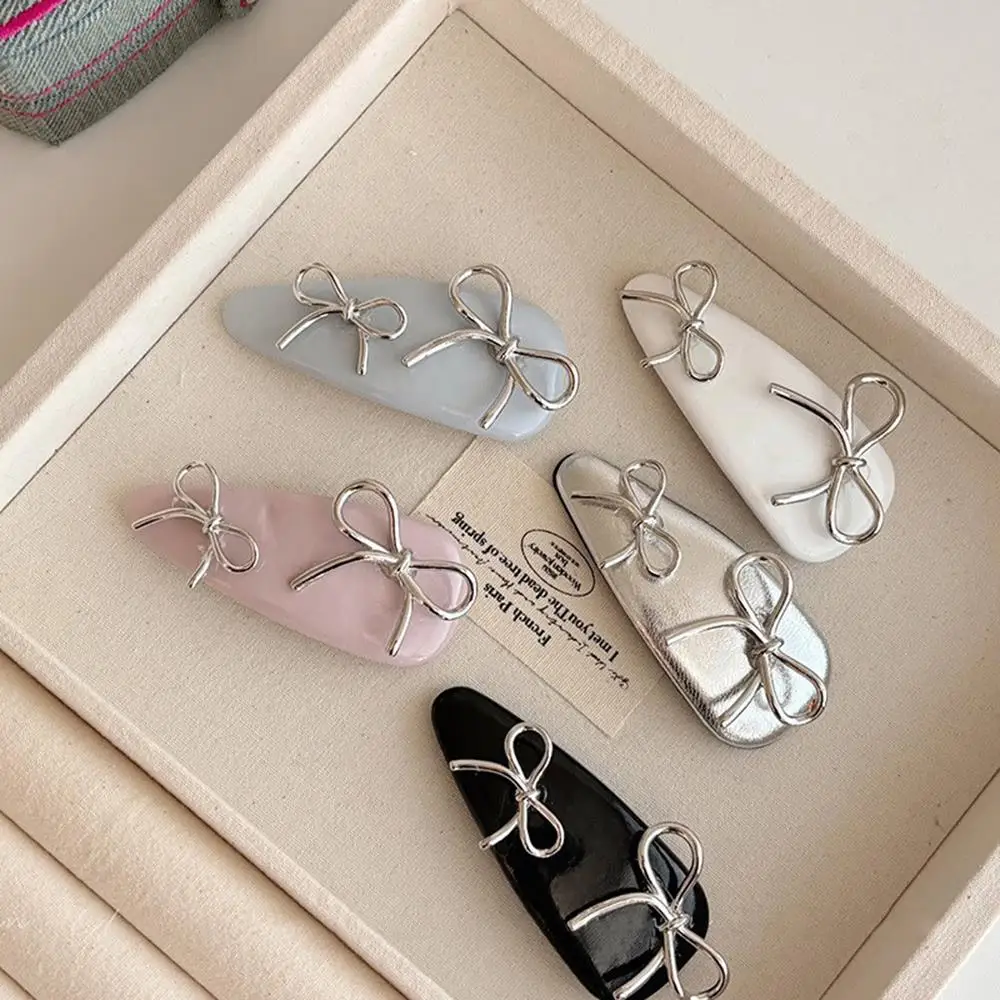 Bow Leather Water Drop Hair Clip Cute Hair Accessories Solid Color Ribbon Bowknot Side Bangs Hairpin Sweet DIY Decor Headwear
Bow Leather Water Drop Hair Clip Cute Hair Accessories Solid Color Ribbon Bowknot Side Bangs Hairpin Sweet DIY Decor Headwear