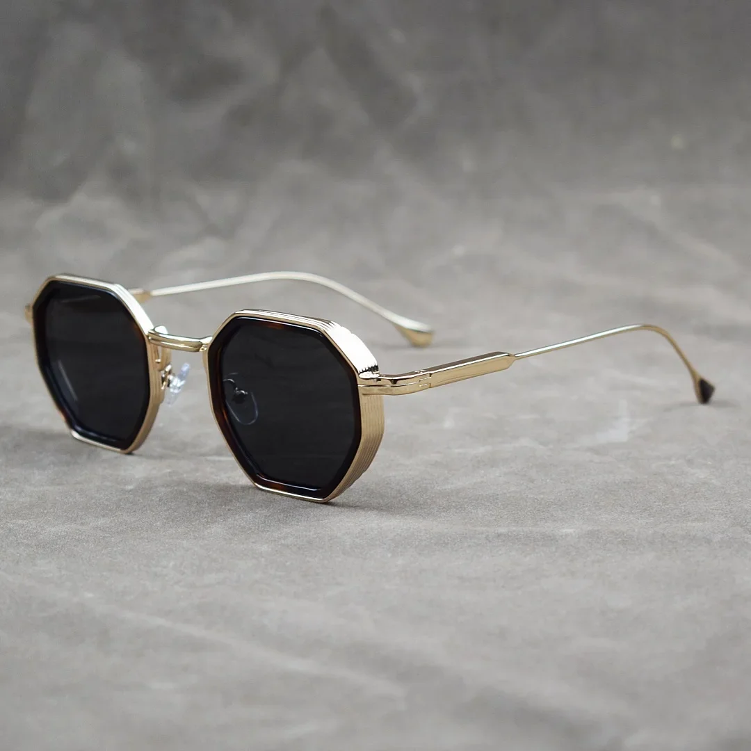 New retro steampunk sunglasses European and American men's metal polygonal large frame trendy sunglasses men's fashion
New retro steampunk sunglasses European and American men's metal polygonal large frame trendy sunglasses men's fashion