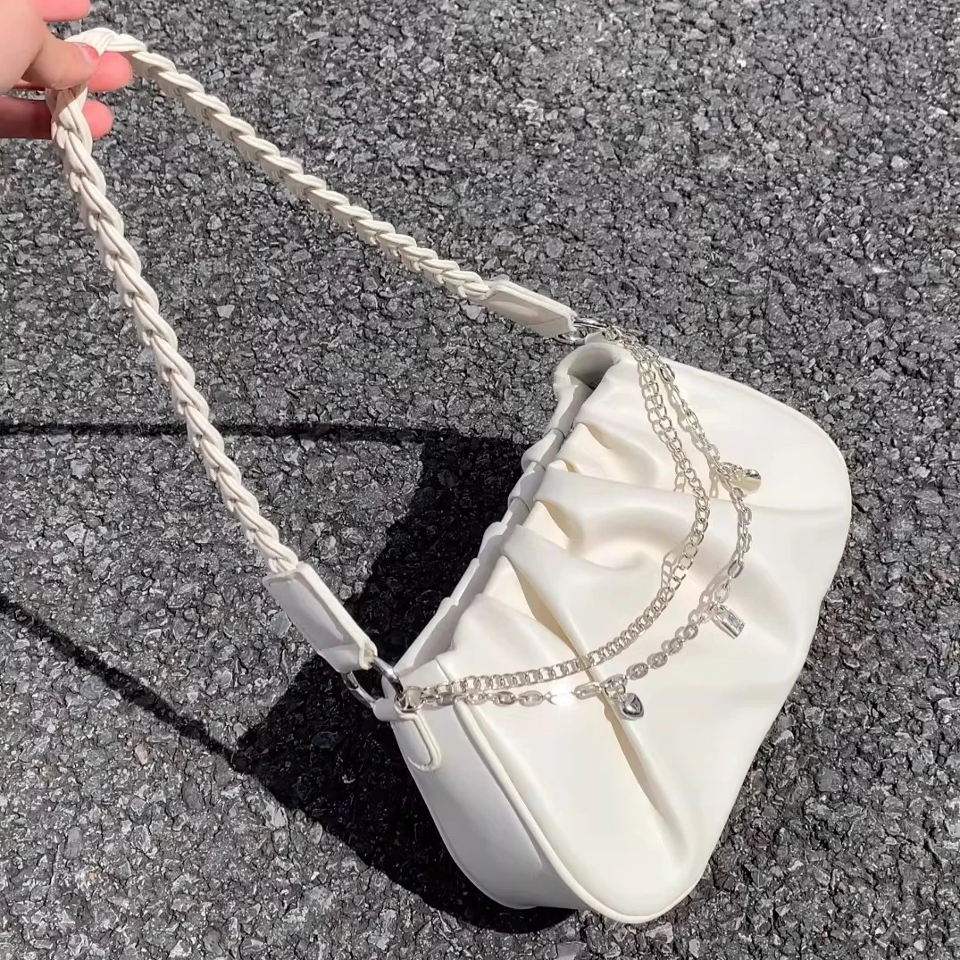 Women's Bag Solid Color Pleated Simple Sweet Chain Commuting Versatile Armpit Bag Woven Single Shoulder Crossbody Bag
Women's Bag Solid Color Pleated Simple Sweet Chain Commuting Versatile Armpit Bag Woven Single Shoulder Crossbody Bag