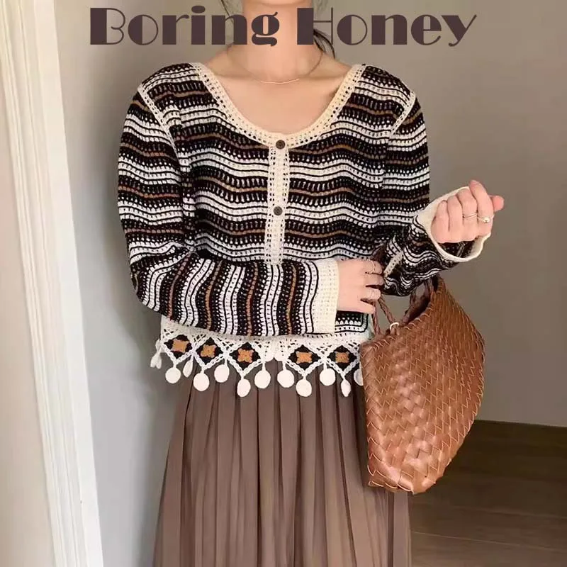 Boring Honey Autumn New Design Tassel Short Hollow Sweater Top Retro Striped Long-Sleeved Knit Cardigan Joker Slim T-Shirt Women
Boring Honey Autumn New Design Tassel Short Hollow Sweater Top Retro Striped Long-Sleeved Knit Cardigan Joker Slim T-Shirt Women